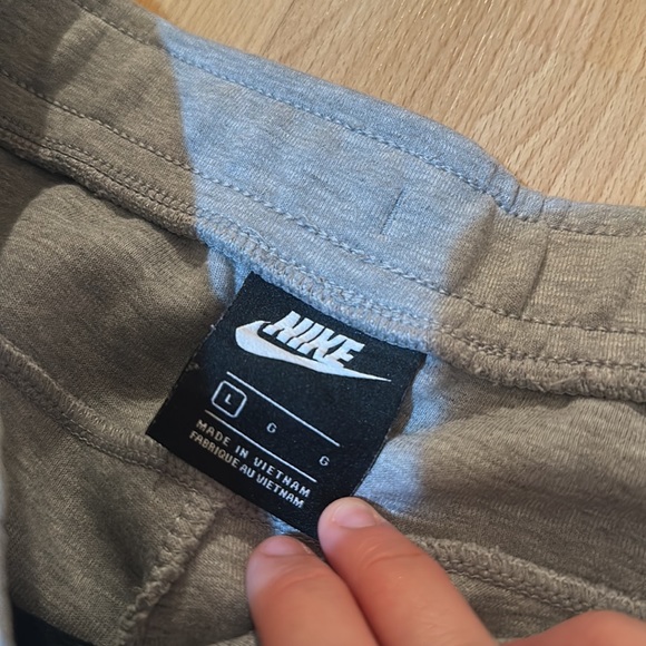 Nike Tech Fleece Grey Joggers (Mens L) - Picture 4 of 6